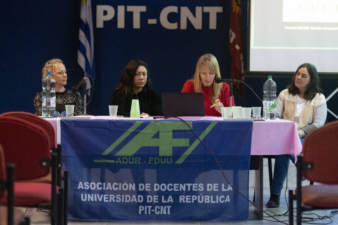 Precarización del trabajo académico afecta en mayor medida a mujeres y jóvenes, se planteó en un ciclo de política universitaria | La Diaria