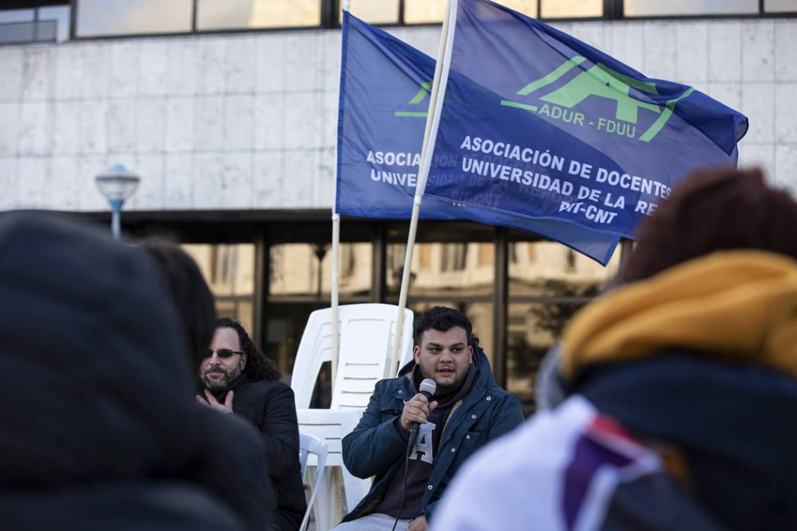 “Es de esperar” que sindicato docente “intensifique” movilizaciones ante “insuficiente” reasignación de recursos a la Udelar | La Diaria