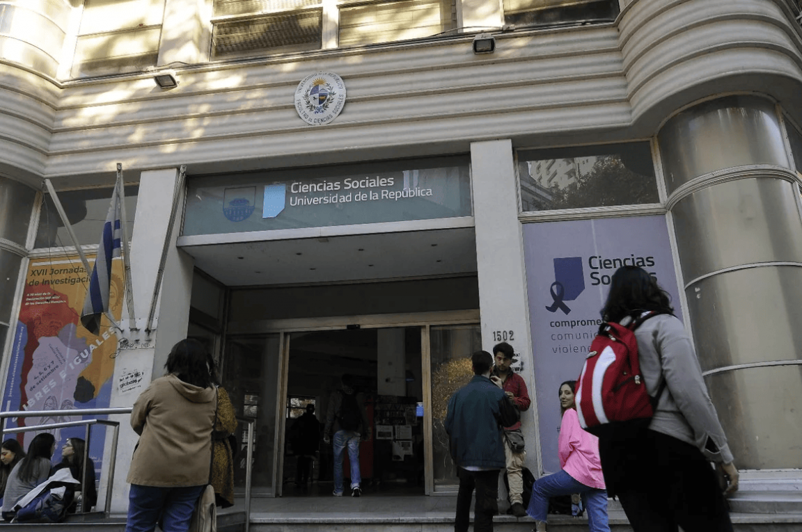 Estudiantes ocupan tres facultades por presupuesto a Udelar en la Rendición de Cuentas | El Observador