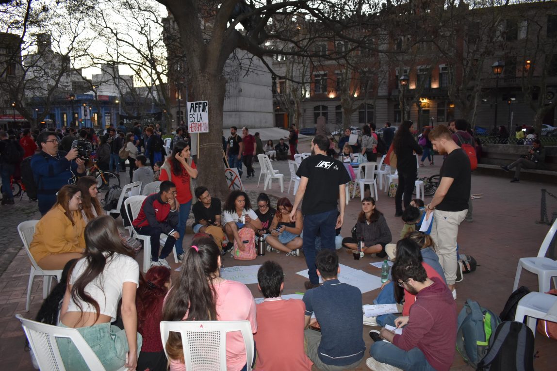 Trabajadores y estudiantes de la Udelar se movilizan por presupuesto para la educación | Portal Udelar