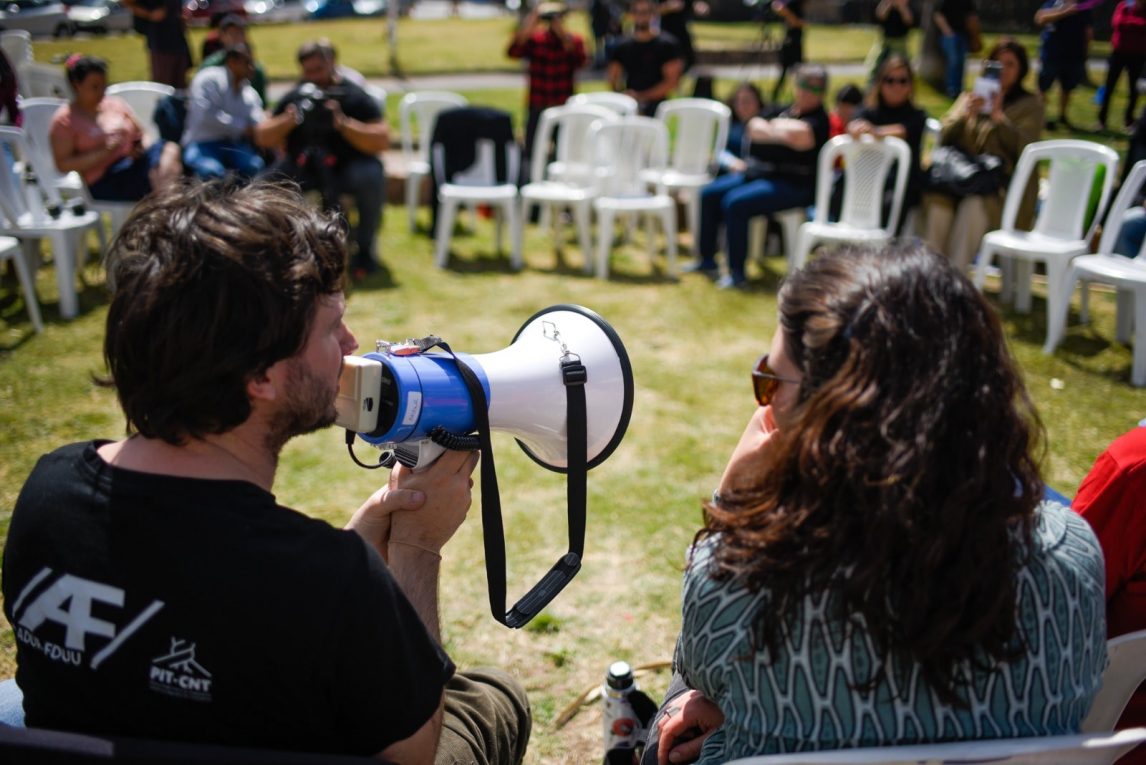 Con la consigna “hasta que el Parlamento escuche”, gremio docente de Udelar declara huelga | Montevideo Portal | 1-10
